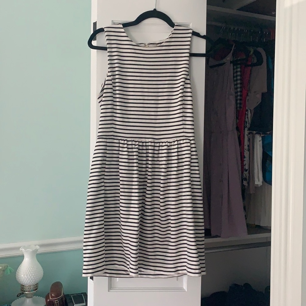 Jcrew stretchy b&w striped dress with pockets SM